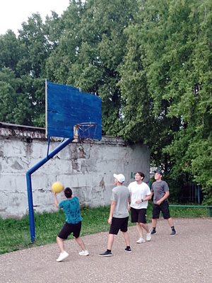 Заключительная игра в баскетбол в этом сезоне