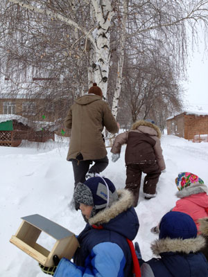 Кормушки для птиц в детском доме