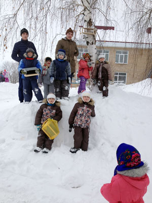 Кормушки для птиц в детском доме