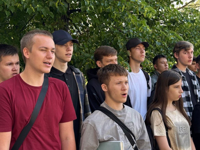 Торжественная линейка, посвященная Дню России