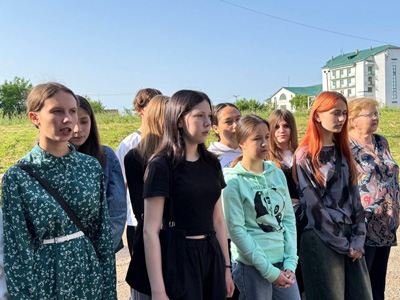 Торжественная линейка, посвященная Дню России