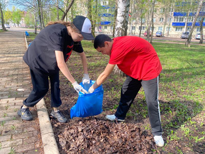 Приборка в парке Победы