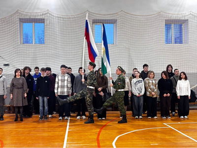 Торжественная церемония поднятия Государственных флагов