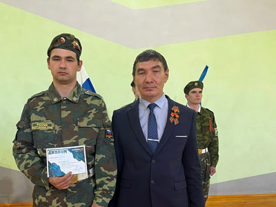 Церемония поднятия государственных флагов