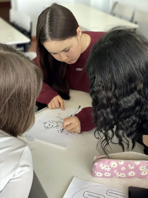 Церемония поднятия государственных флагов