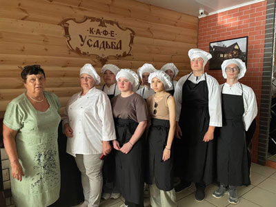 Экскурсия в компанию ООО Подковка, кафе Усадьба