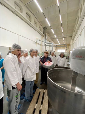 Группы 1ПК–22 и 1ПК–25 посетили пекарню ИП Пчелякова А.К.