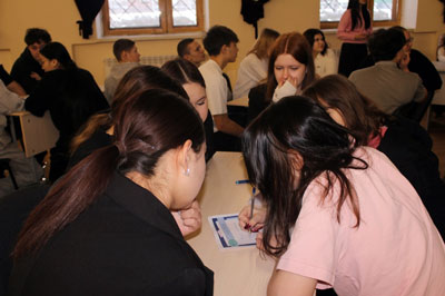 В колледже прошел праздничный антиквиз